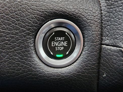 Used 2022 GMC Yukon XL Denali image 17