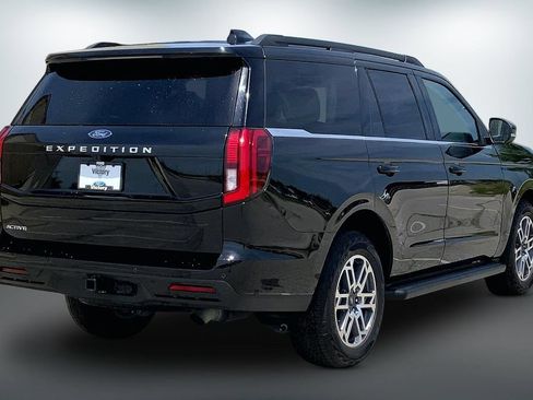 Used 2025 Ford Expedition Active AWD/4WD image 12