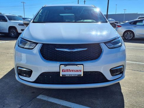 Used 2023 Chrysler Pacifica Touring-L image 20