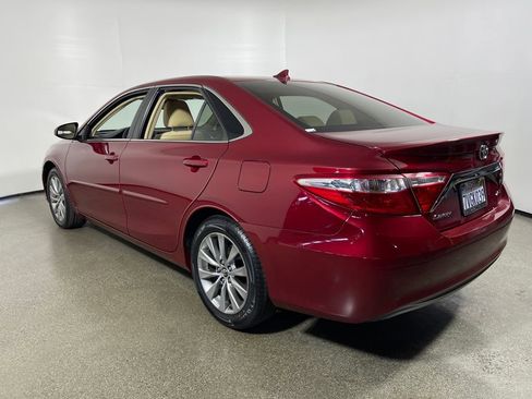 Used 2017 Toyota Camry XLE image 5