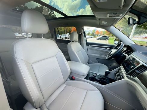 Certified 2021 Volkswagen Atlas SE w/ Panoramic Sunroof Package image 25
