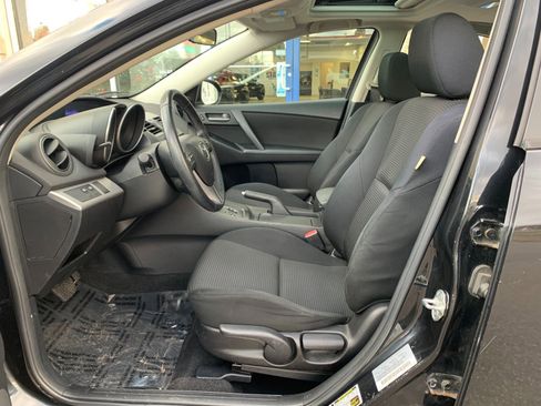 Used 2013 MAZDA MAZDA3 i Touring w/ Preferred Equipment Pkg image 8