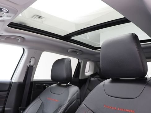 Used 2022 Jeep Compass Trailhawk w/ Sun and Sound Group image 14