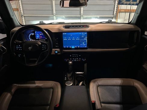 Used 2022 Ford Bronco Wildtrak AWD/4WD image 35