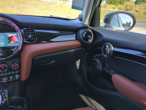 Used 2022 MINI Cooper S image 17