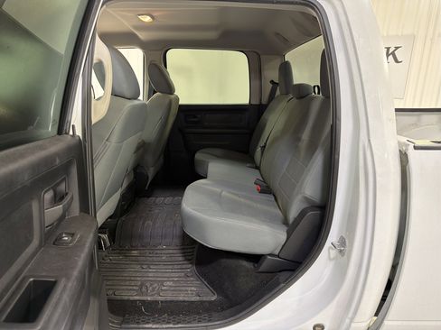 Used 2018 RAM 2500 Tradesman w/ Chrome Appearance Group image 11