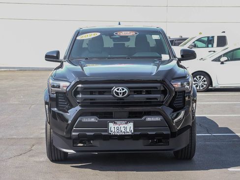 Certified 2026 Toyota Tacoma SR5 AWD/4WD image 2