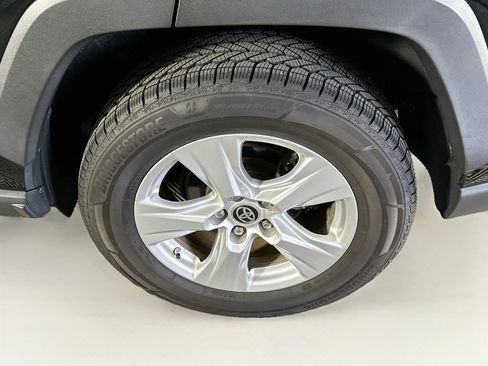 Used 2019 Toyota RAV4 XLE AWD/4WD image 11