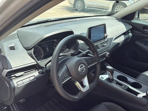 Used 2020 Nissan Altima 2.5 S FWD image 13