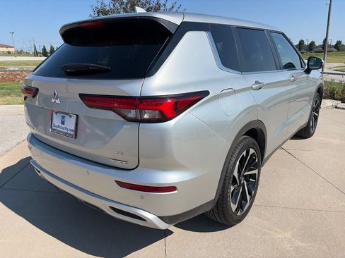 Used 2024 Mitsubishi Outlander SE FWD image 14