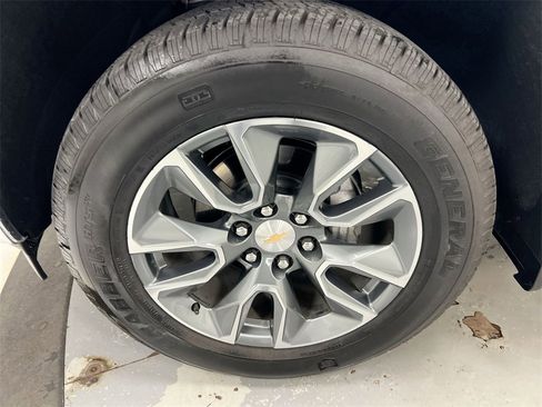 Certified 2025 Chevrolet Silverado 1500 LT image 26