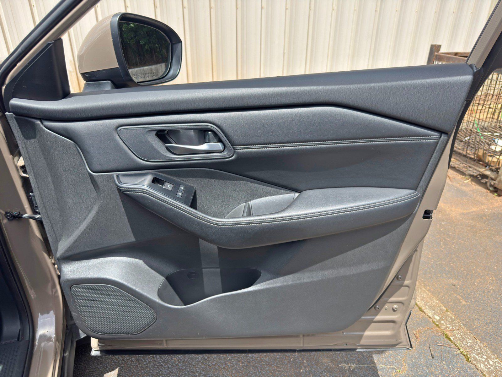 Used 2024 Nissan Rogue SV w/ SV Premium Package FWD image 40