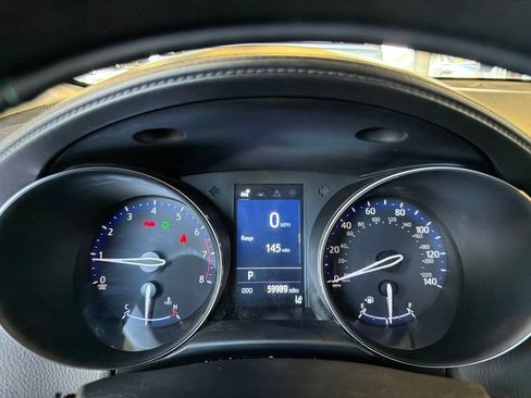 Used 2021 Toyota C-HR LE FWD image 3