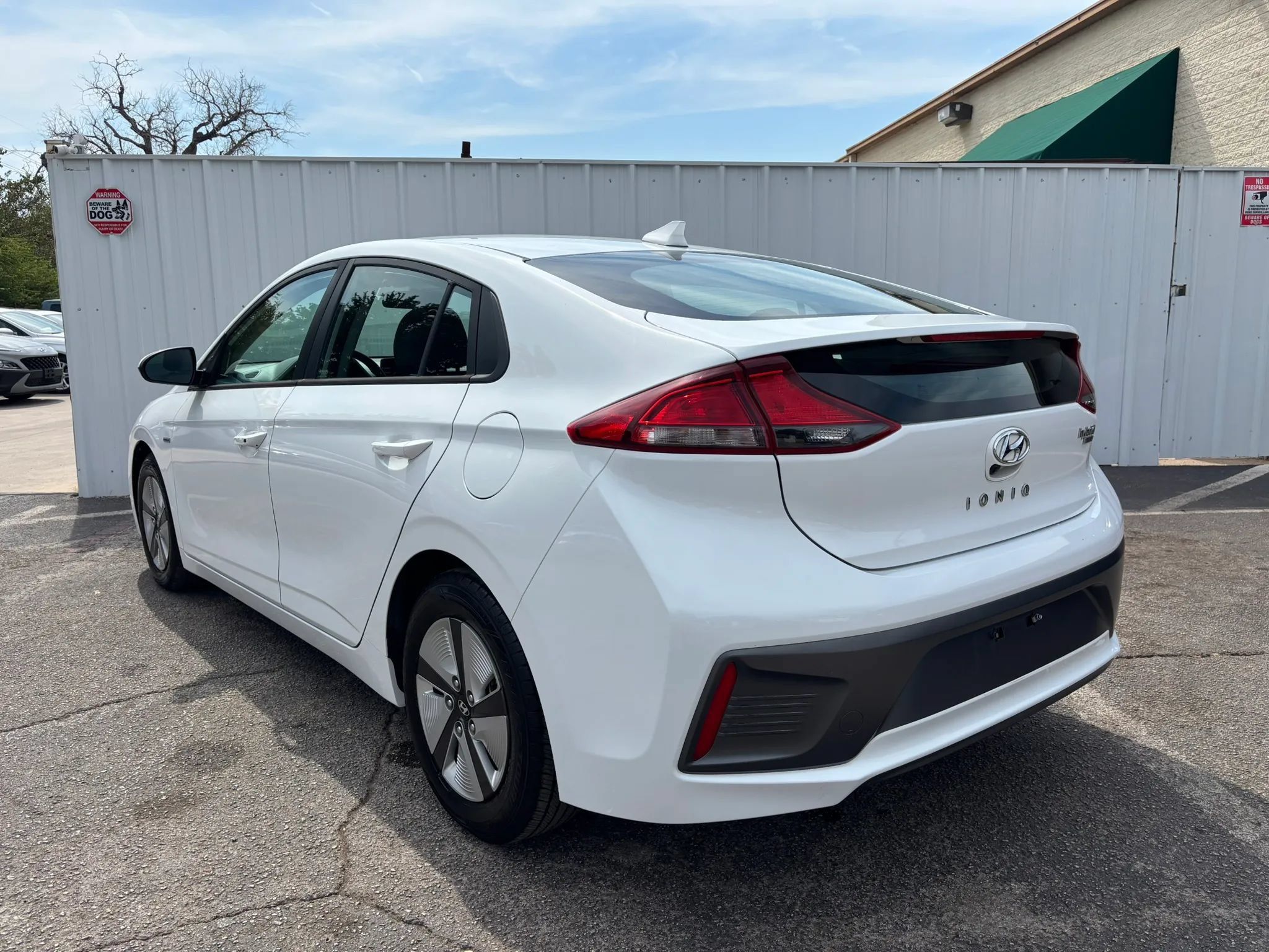 Used 2020 Hyundai Ioniq Blue FWD image 3
