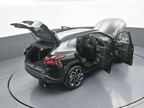 Used 2025 Chevrolet Trax RS w/ Sunroof Package image 71