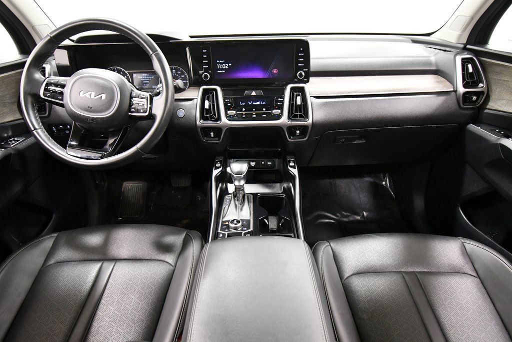 Certified 2023 Kia Sorento X-Line EX AWD/4WD image 3