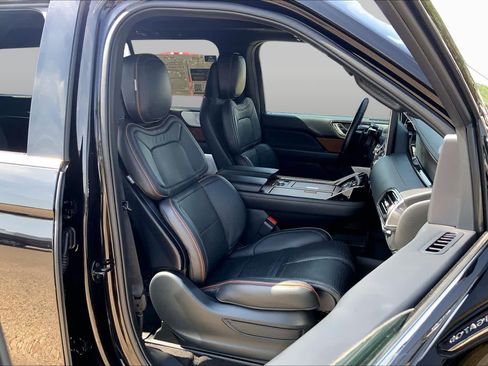 Certified 2023 Lincoln Navigator Black Label AWD/4WD image 9