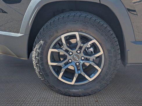 Used 2026 Chevrolet Equinox ACTIV w/ Convenience Package III image 10