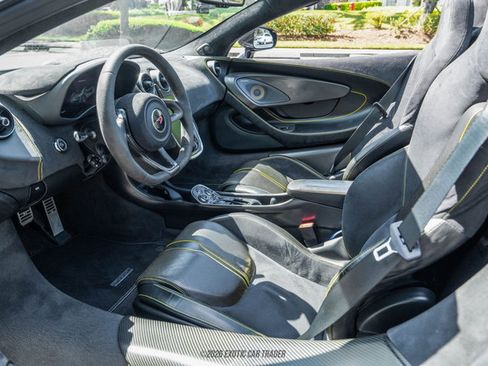 Used 2018 McLaren 570S Spider RWD image 34
