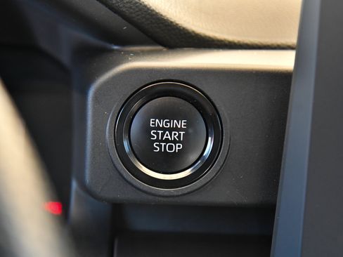 Used 2024 Toyota Tacoma SR5 AWD/4WD image 29