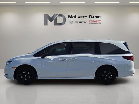 Used 2024 Honda Odyssey Sport image 3