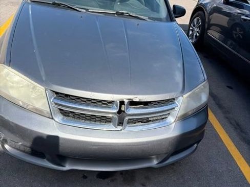 Used 2012 Dodge Avenger SE FWD image 2