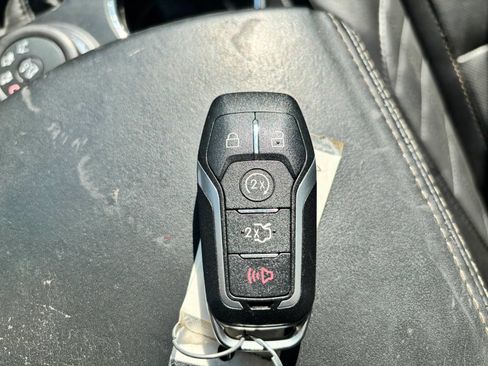 Used 2016 Ford Explorer Platinum AWD/4WD image 27