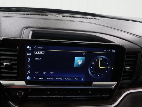 Used 2022 Chevrolet Silverado 1500 LT image 15