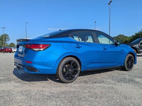 New 2025 Nissan Sentra SR w/ Midnight Edition image 4