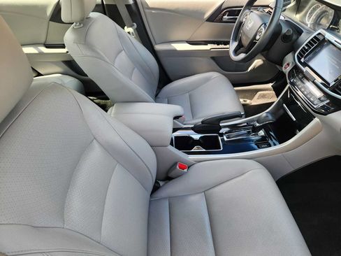 Used 2017 Honda Accord EX-L image 13