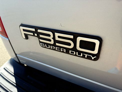 Used 2001 Ford F350 XLT image 7