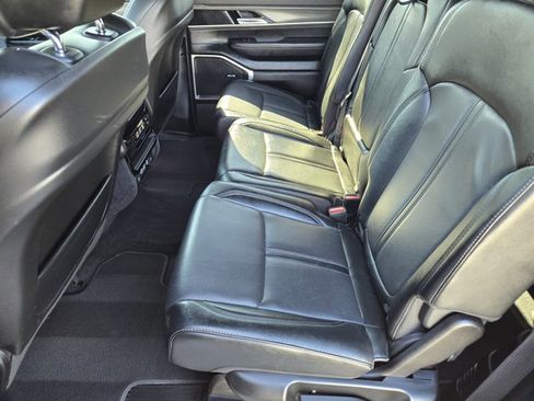 Used 2024 Jeep Wagoneer L Series II w/ Flexible Seating Group image 27