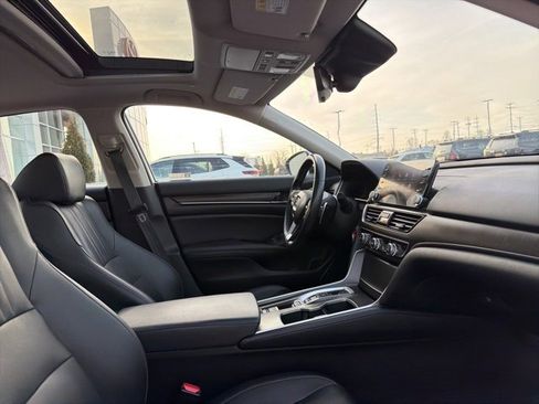 Used 2022 Honda Accord Touring image 32