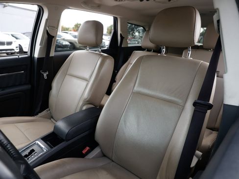 Used 2010 Dodge Journey R/T w/ Navigation & Sound Group I image 6