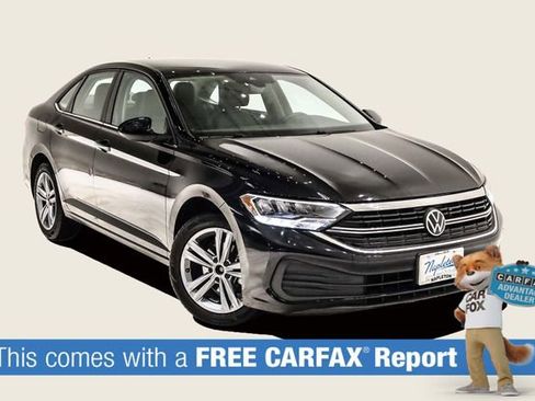 Used 2024 Volkswagen Jetta SE image 2