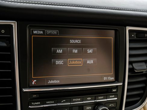 Used 2016 Porsche Panamera image 31
