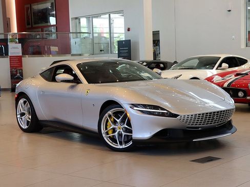 Certified 2021 Ferrari Roma image 7