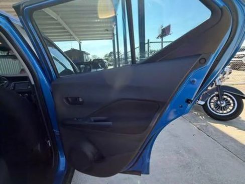 Used 2021 Nissan Kicks S FWD image 6