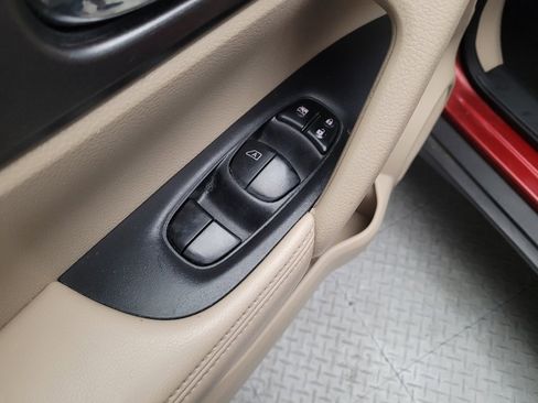 Used 2016 Nissan Rogue S w/ Appearance Package FWD image 27