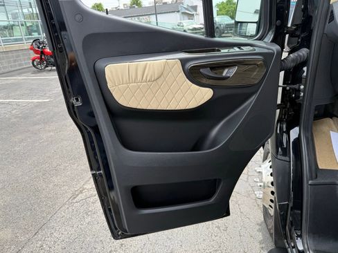 Used 2020 Mercedes-Benz Sprinter 3500 image 24
