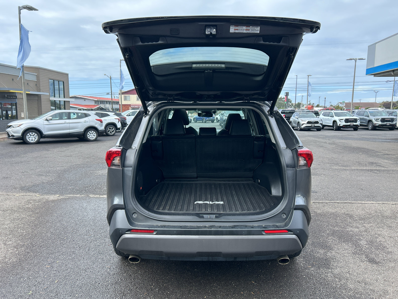 Used 2021 Toyota RAV4 Limited w/ Limited Grade Weather Package AWD/4WD image 28