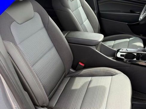 New 2026 Chevrolet Trax LT w/ LT Convenience Package FWD image 31