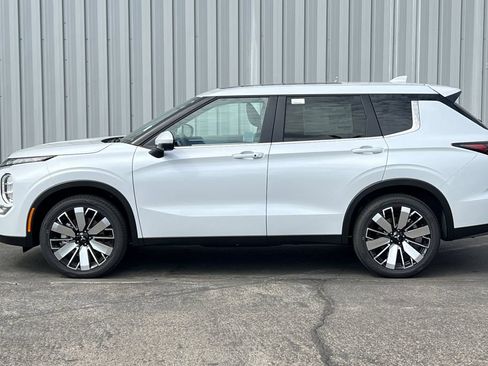 New 2026 Mitsubishi Outlander SE AWD/4WD image 8
