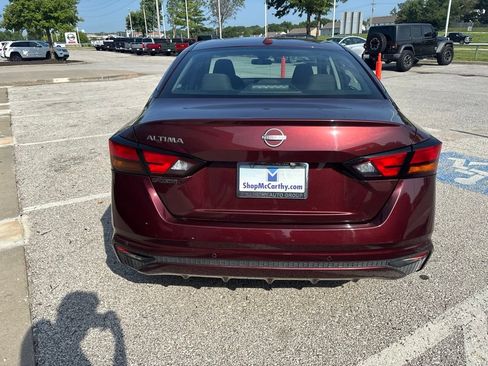 Used 2025 Nissan Altima 2.5 SV FWD image 23