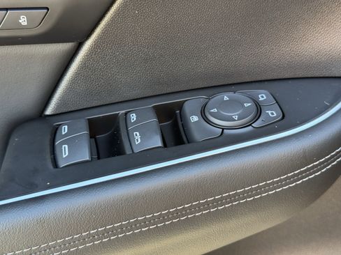 Used 2023 Buick Envision Avenir image 23