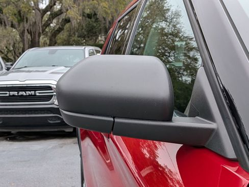 Used 2023 Ford Explorer XLT image 15