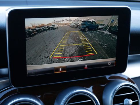 Used 2017 Mercedes-Benz GLC 300 4MATIC image 29