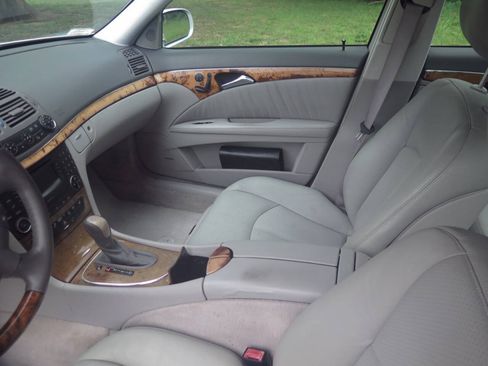 Used 2003 Mercedes-Benz E 320 Sedan image 11