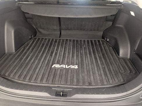 Used 2022 Toyota RAV4 LE image 24