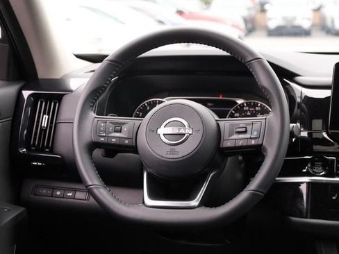 Certified 2025 Nissan Pathfinder SV w/ SV Premium Package FWD image 25